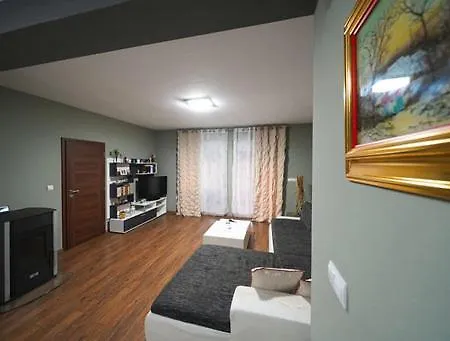 Apartment T&a